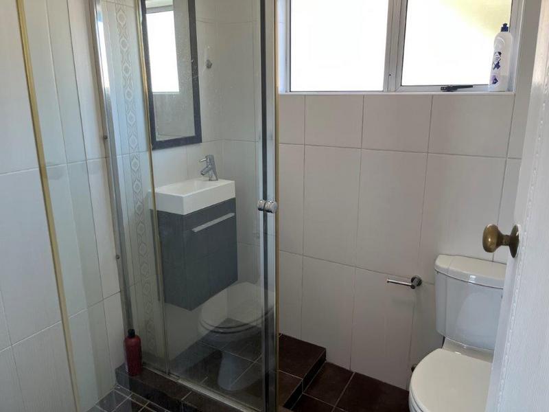To Let 2 Bedroom Property for Rent in Lakeside Western Cape